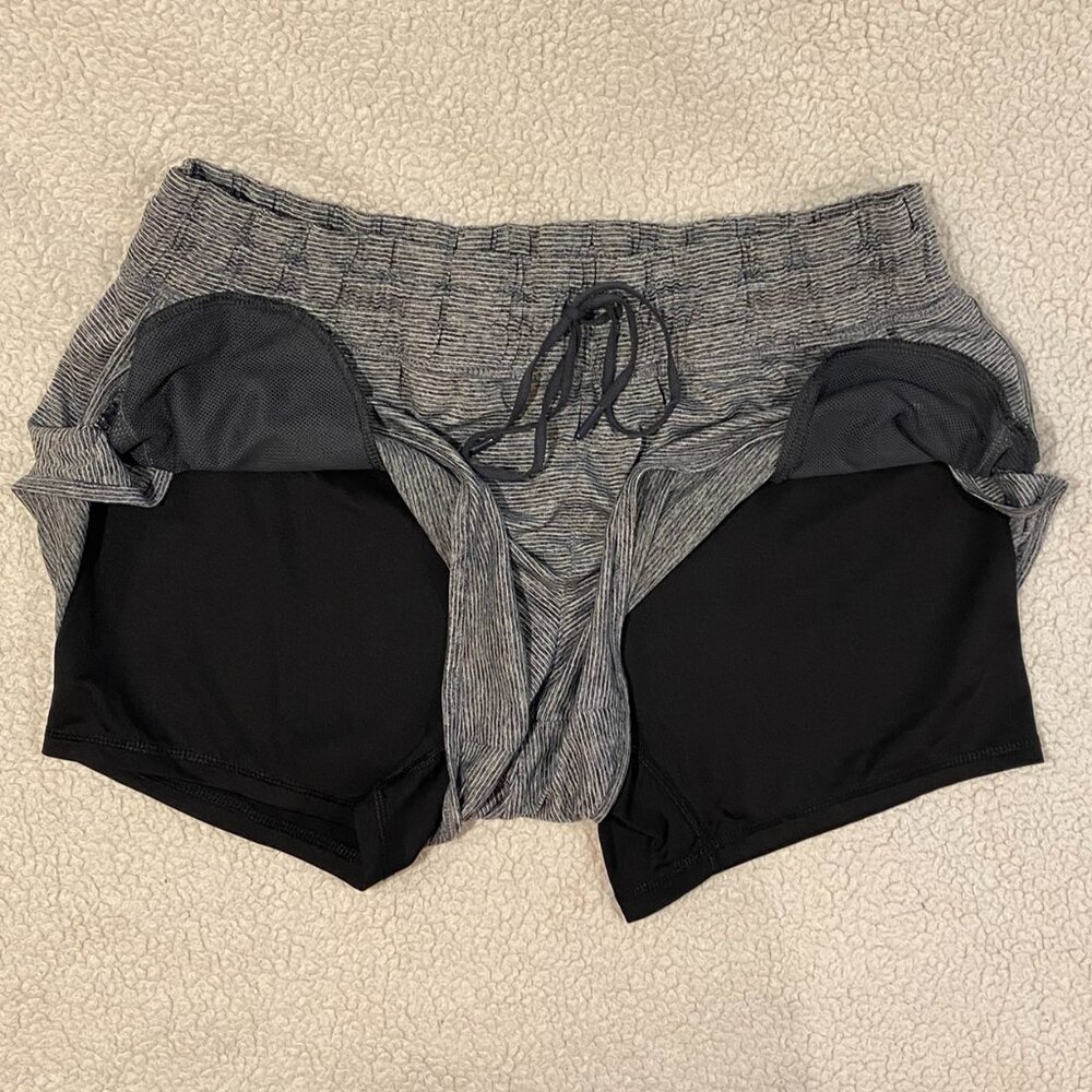 Avia Black and Gray Patterned Athletic Shorts - Biker Shorts Lining - Women's XL - Picture 4 of 8